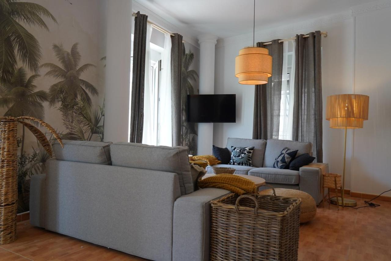 Edificio Amarillo En El Barrio Apartment อาลิกันเต ภายนอก รูปภาพ