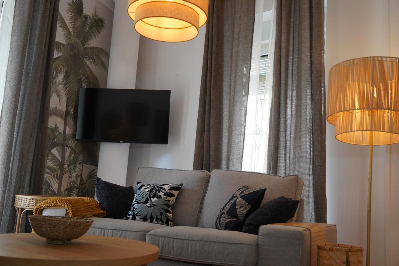 Edificio Amarillo En El Barrio Apartment อาลิกันเต ภายนอก รูปภาพ