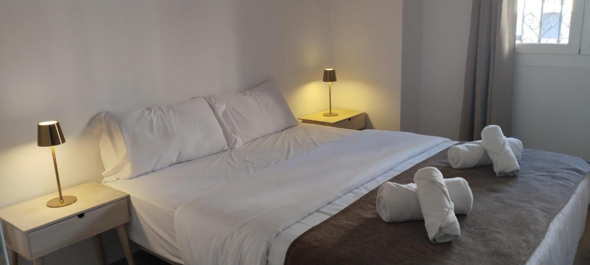 Edificio Amarillo En El Barrio Apartment อาลิกันเต ภายนอก รูปภาพ
