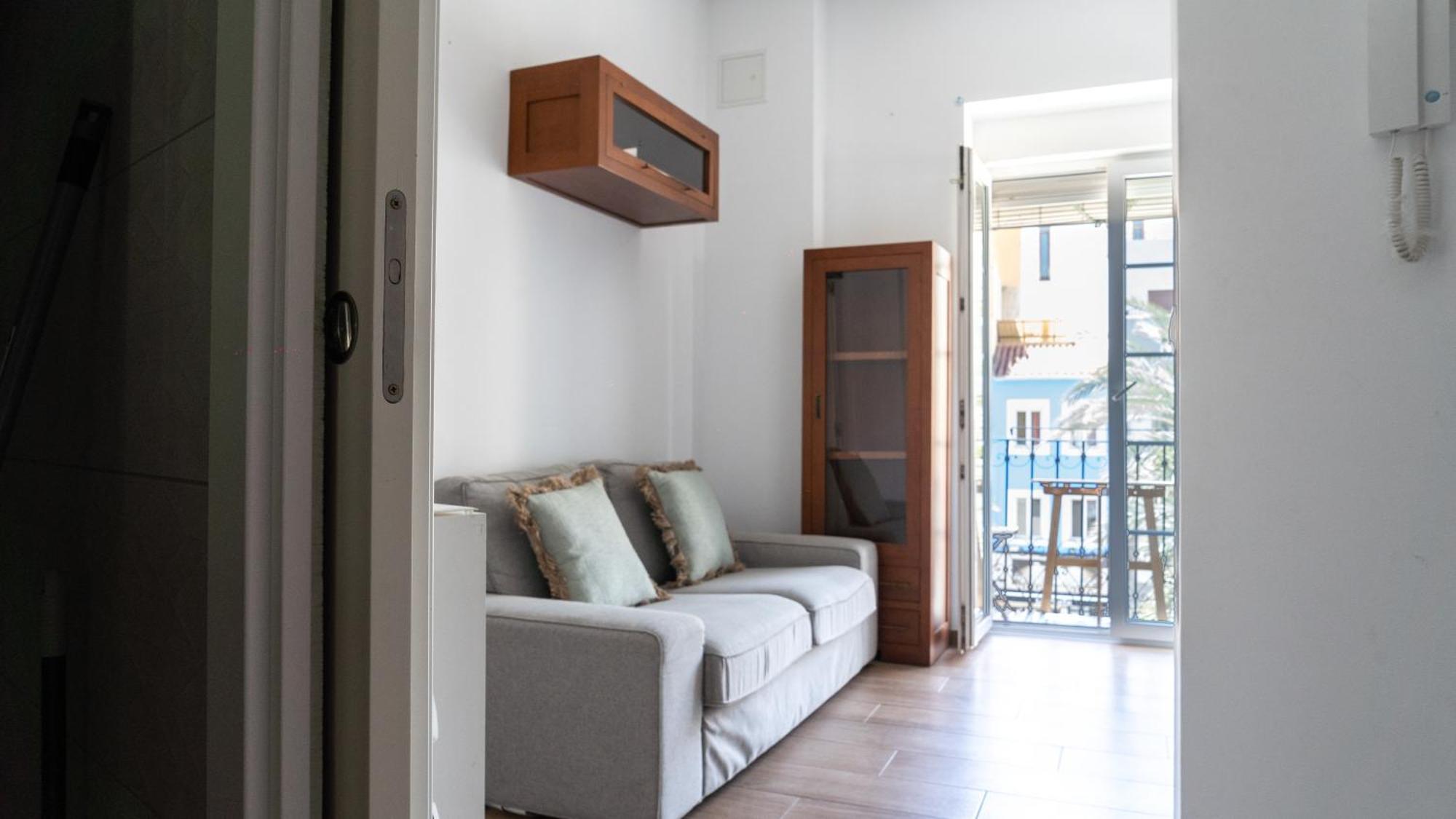 Edificio Amarillo En El Barrio Apartment อาลิกันเต ภายนอก รูปภาพ